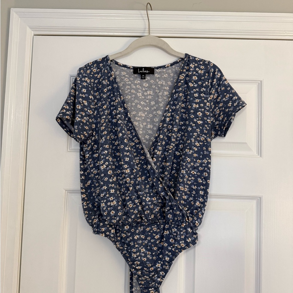 Lulu's Blue Floral Bodysuit Size M